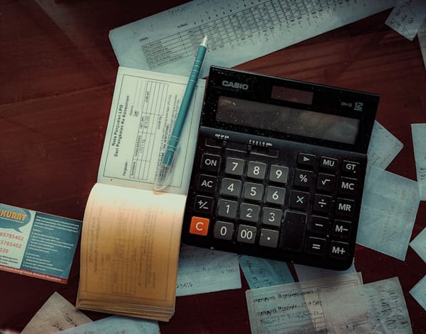 The Ultimate Guide to Creating a Budget That Actually Works (and Sticks!)